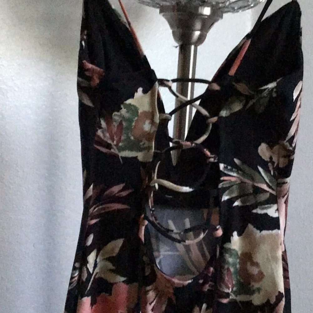 Flower Dress - Picture 4 of 5